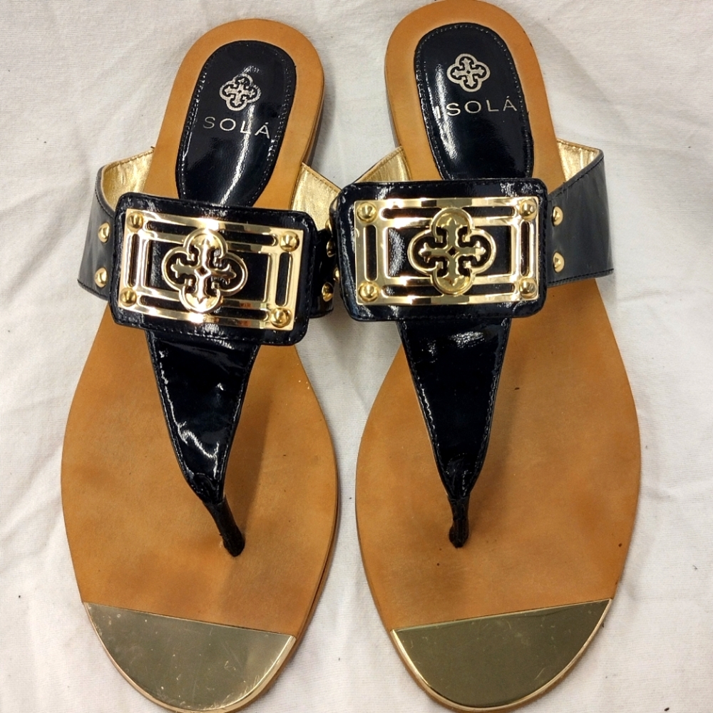 ISOLA Black Patent Leather Thong Style Flip Flop Sandals W/Gold Decor  Size: 6.5